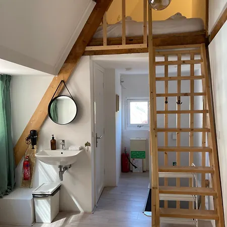 Tiny Private