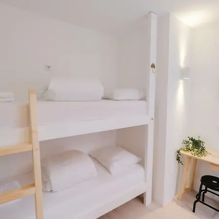 Tiny Private Hostal *