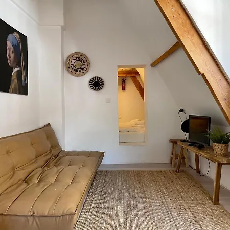 Tiny Private